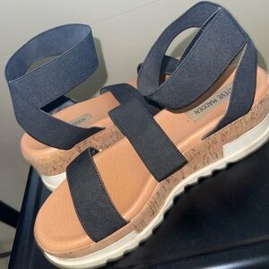 Steve Madden black strappy sandal. Womens size 8